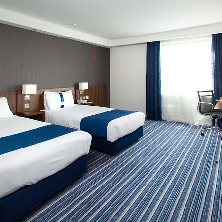 Holiday Inn Express Cambridge Duxford M11 Jct 10 By Ihg Экстерьер фото