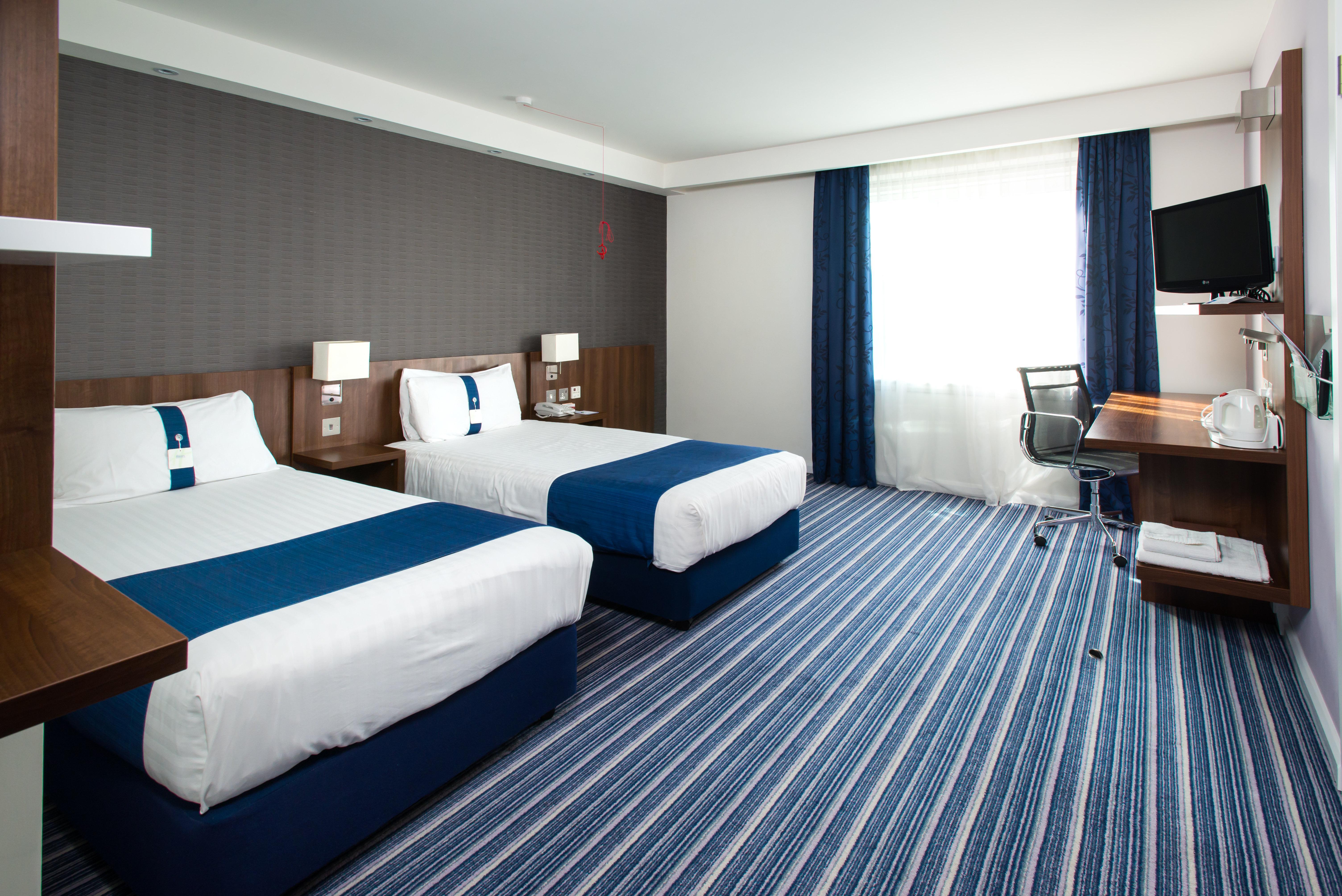 Holiday Inn Express Cambridge Duxford M11 Jct 10 By Ihg Экстерьер фото