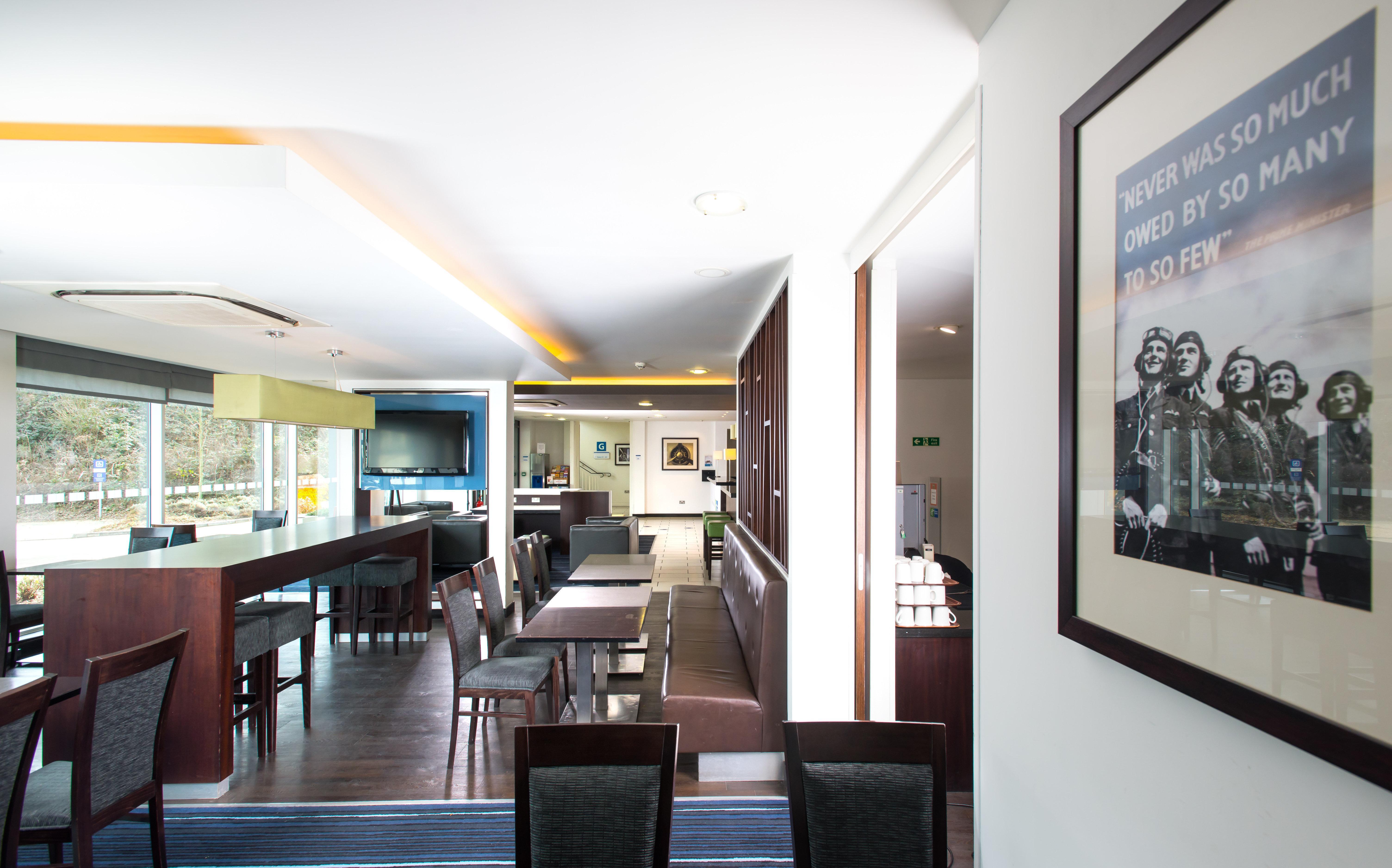 Holiday Inn Express Cambridge Duxford M11 Jct 10 By Ihg Экстерьер фото