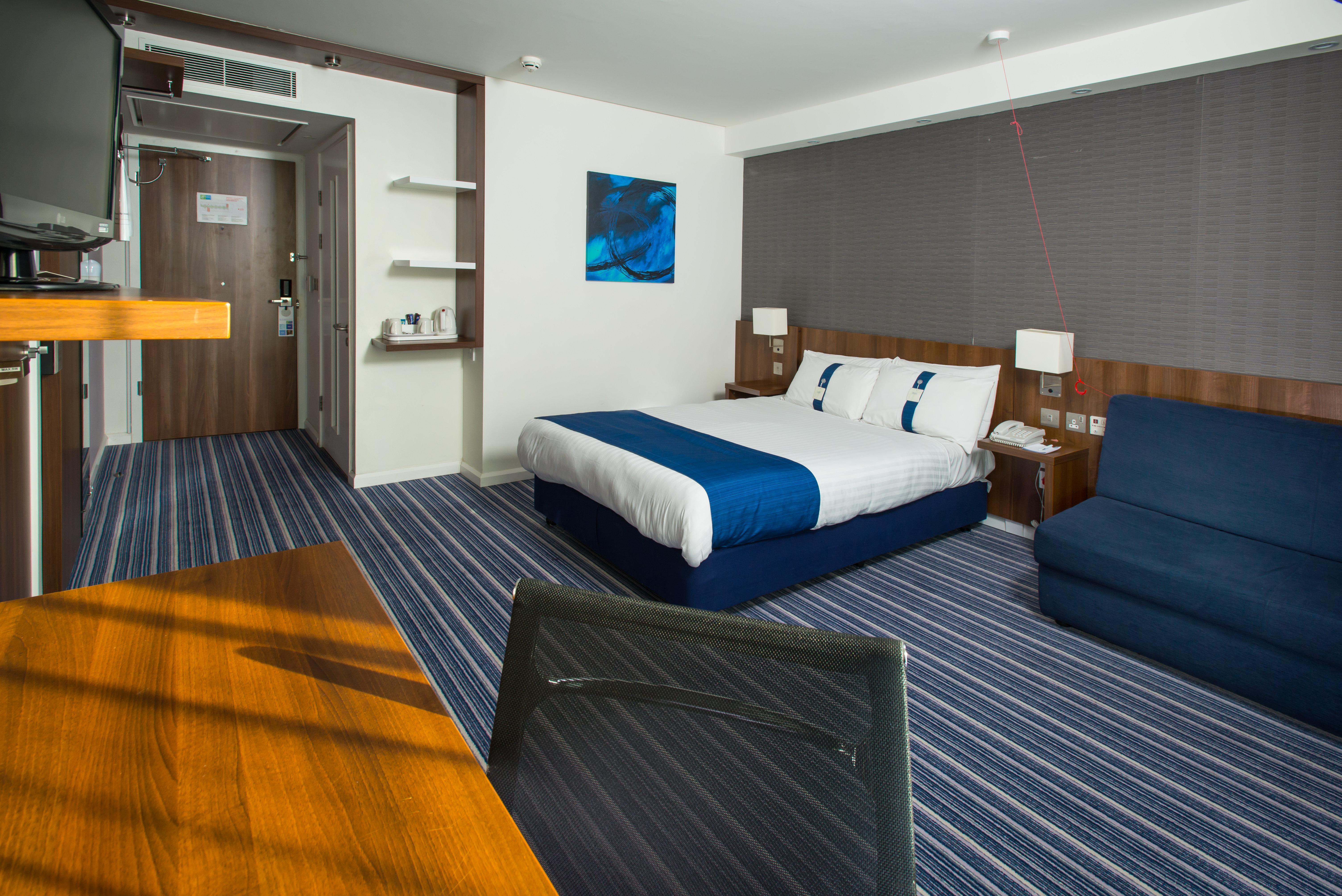 Holiday Inn Express Cambridge Duxford M11 Jct 10 By Ihg Экстерьер фото
