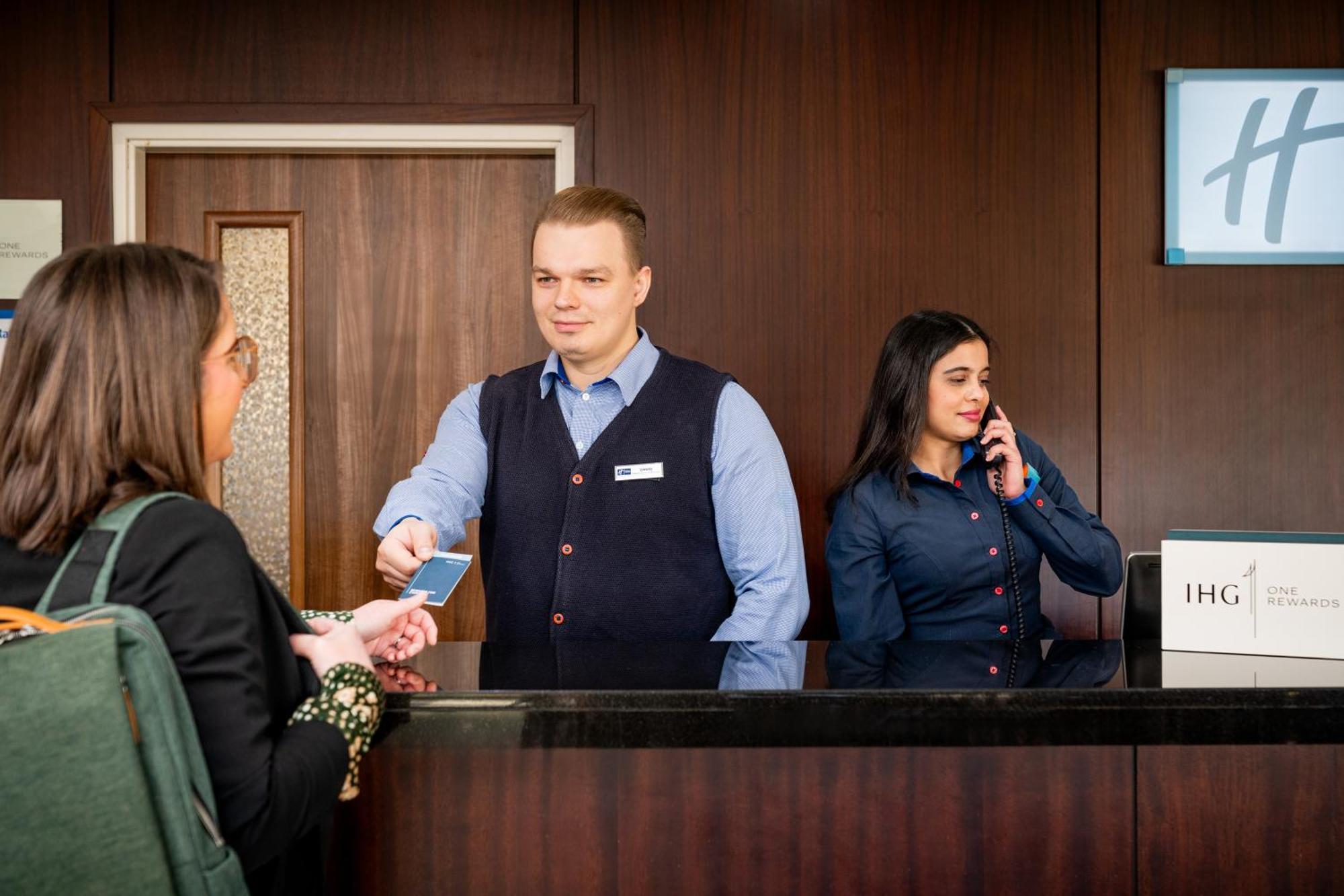 Holiday Inn Express Cambridge Duxford M11 Jct 10 By Ihg Экстерьер фото