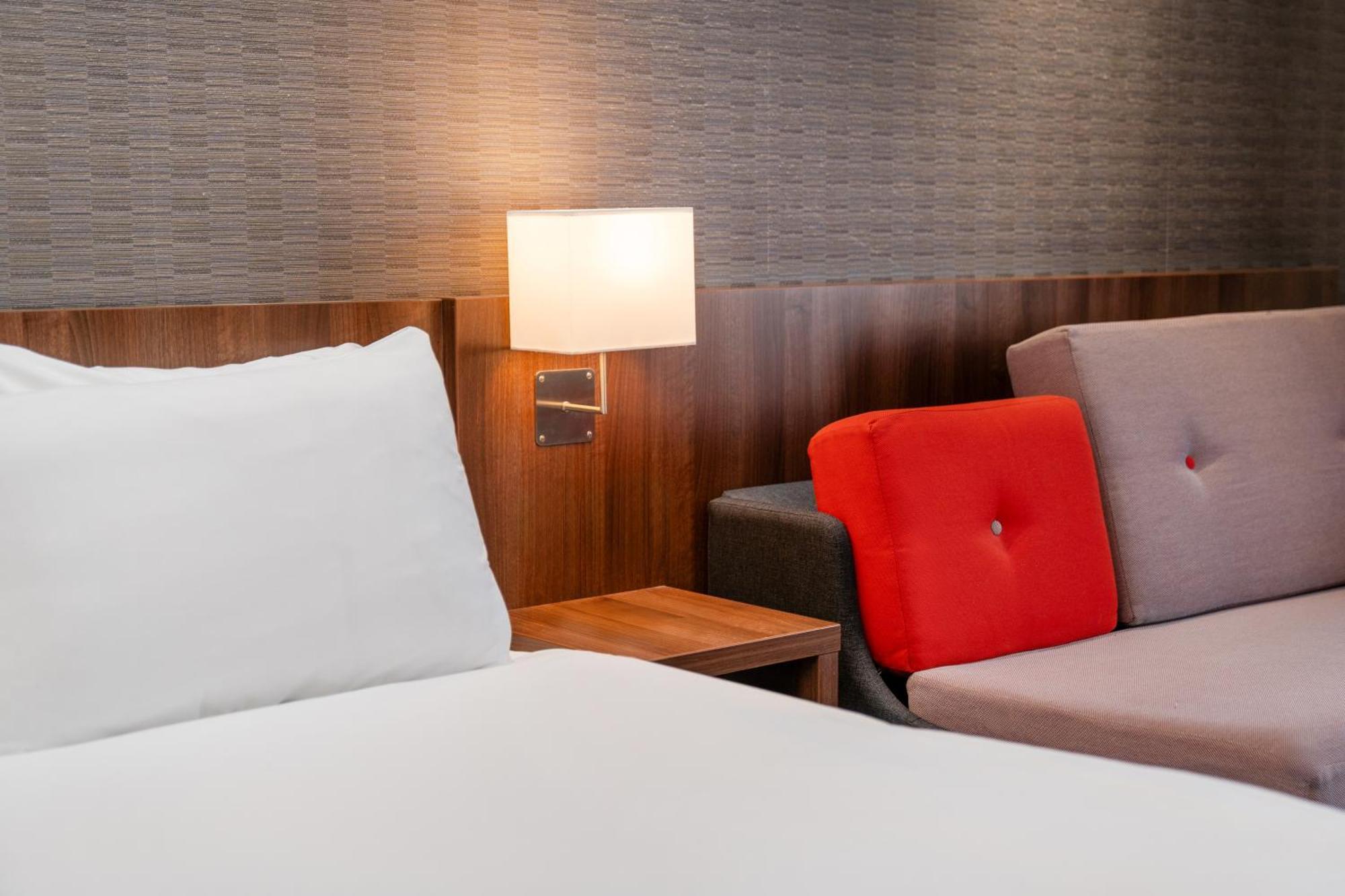 Holiday Inn Express Cambridge Duxford M11 Jct 10 By Ihg Экстерьер фото