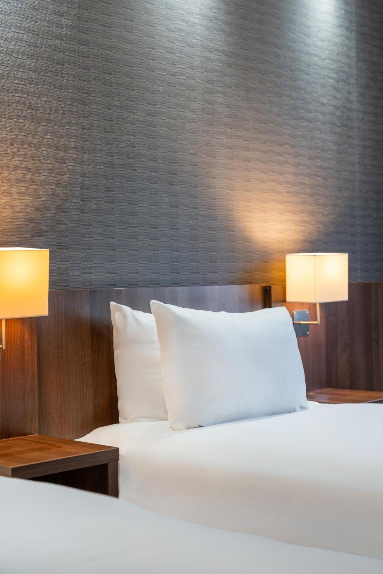 Holiday Inn Express Cambridge Duxford M11 Jct 10 By Ihg Экстерьер фото