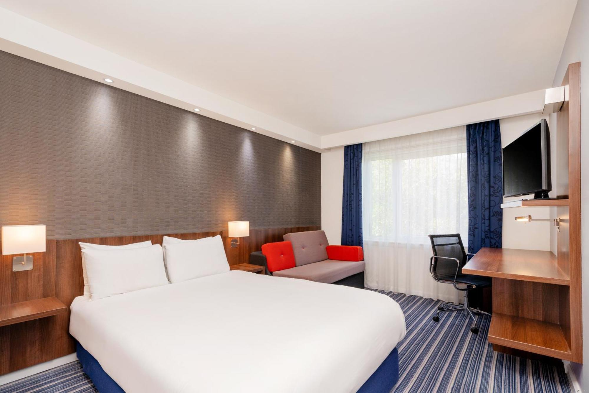 Holiday Inn Express Cambridge Duxford M11 Jct 10 By Ihg Экстерьер фото