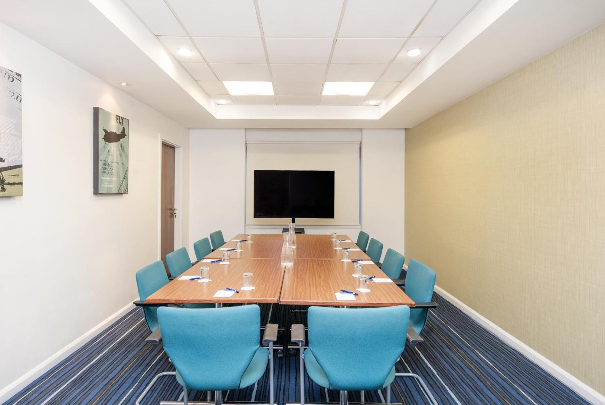 Holiday Inn Express Cambridge Duxford M11 Jct 10 By Ihg Экстерьер фото