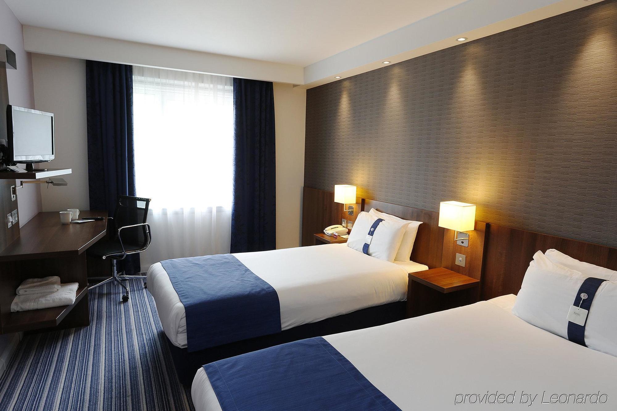 Holiday Inn Express Cambridge Duxford M11 Jct 10, An Ihg Hotel Экстерьер фото