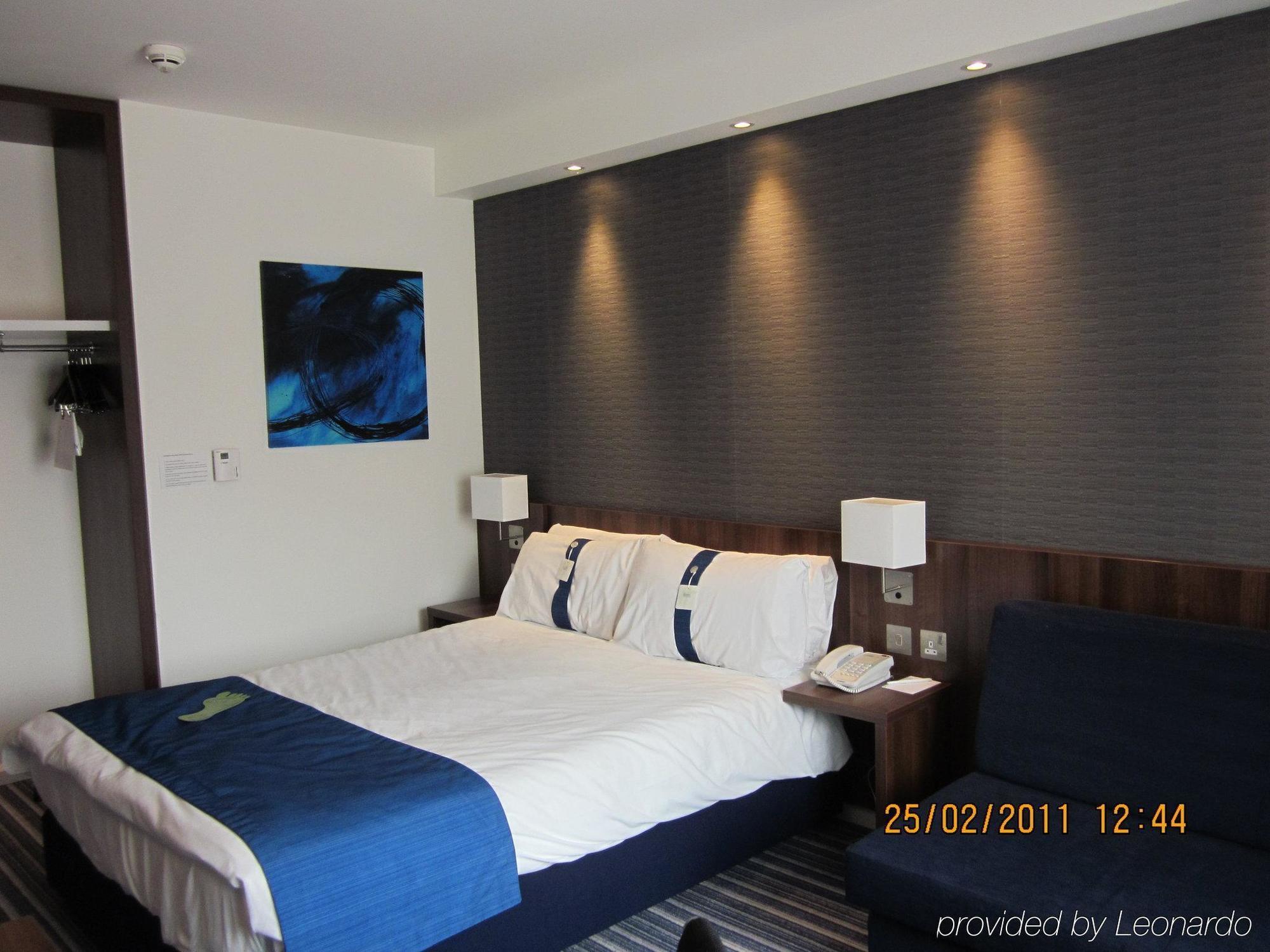 Holiday Inn Express Cambridge Duxford M11 Jct 10 By Ihg Экстерьер фото