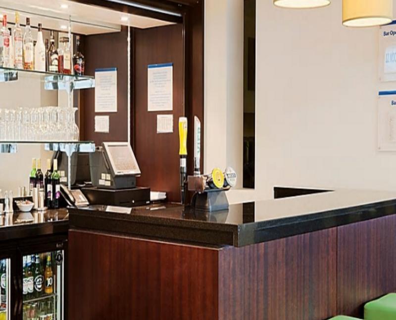 Holiday Inn Express Cambridge Duxford M11 Jct 10 By Ihg Экстерьер фото