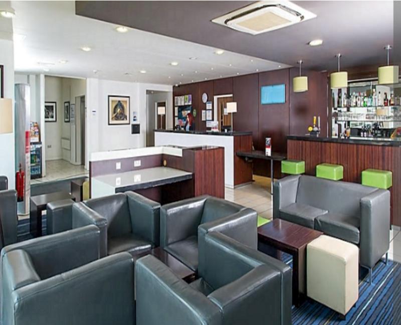 Holiday Inn Express Cambridge Duxford M11 Jct 10 By Ihg Экстерьер фото